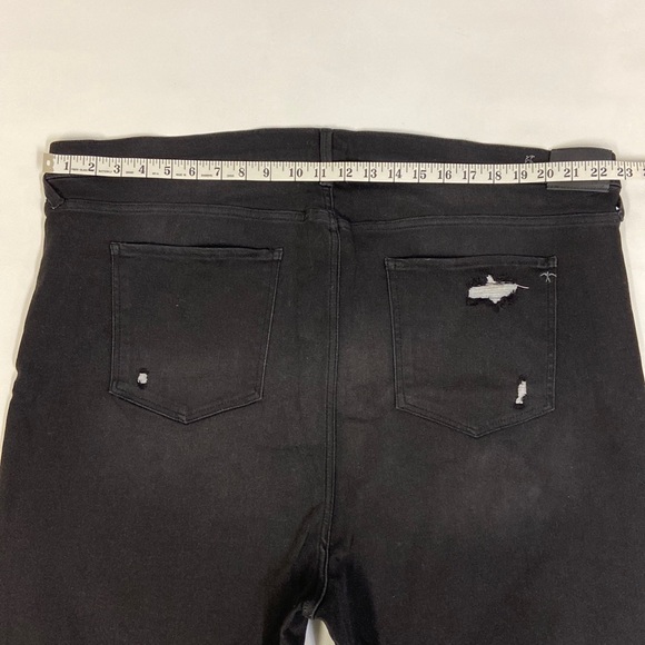Serra Retreat NWT black distressed cropped jeans. Size 26W women’s comfort jean - Picture 8 of 16